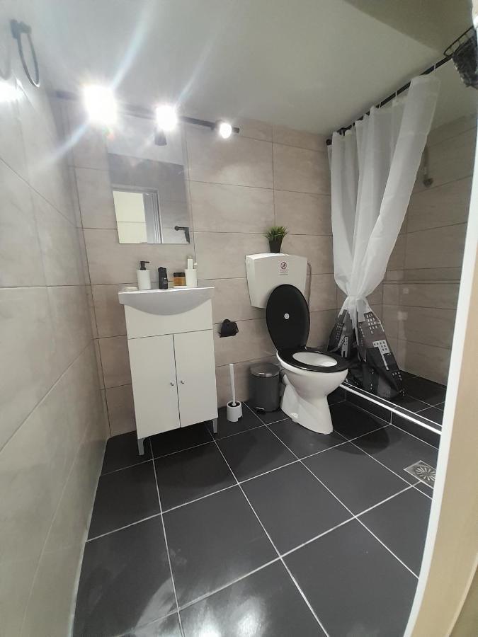 Cocomelo Apts 2 Heraklion  Bagian luar foto