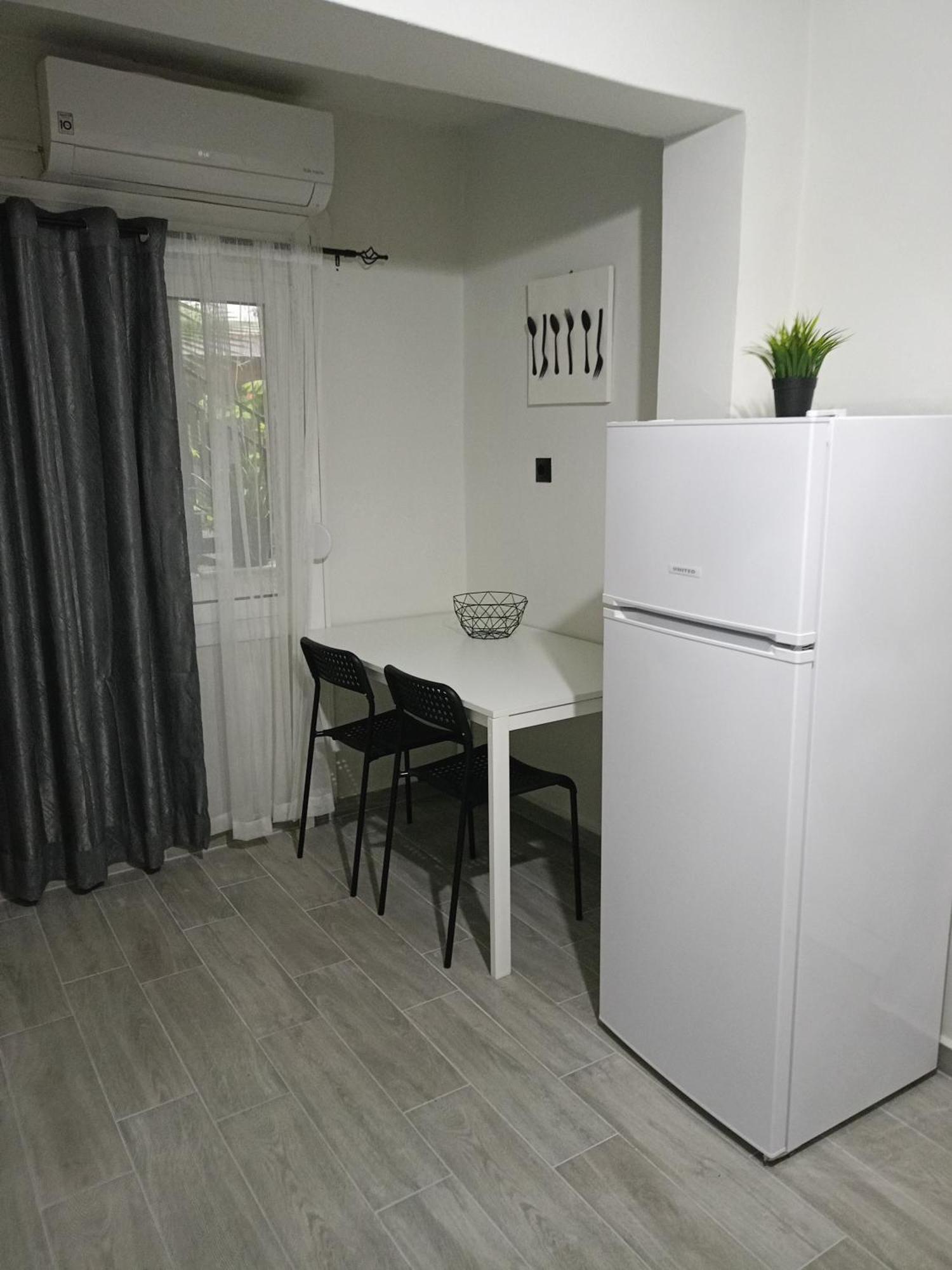 Cocomelo Apts 2 Heraklion  Bagian luar foto