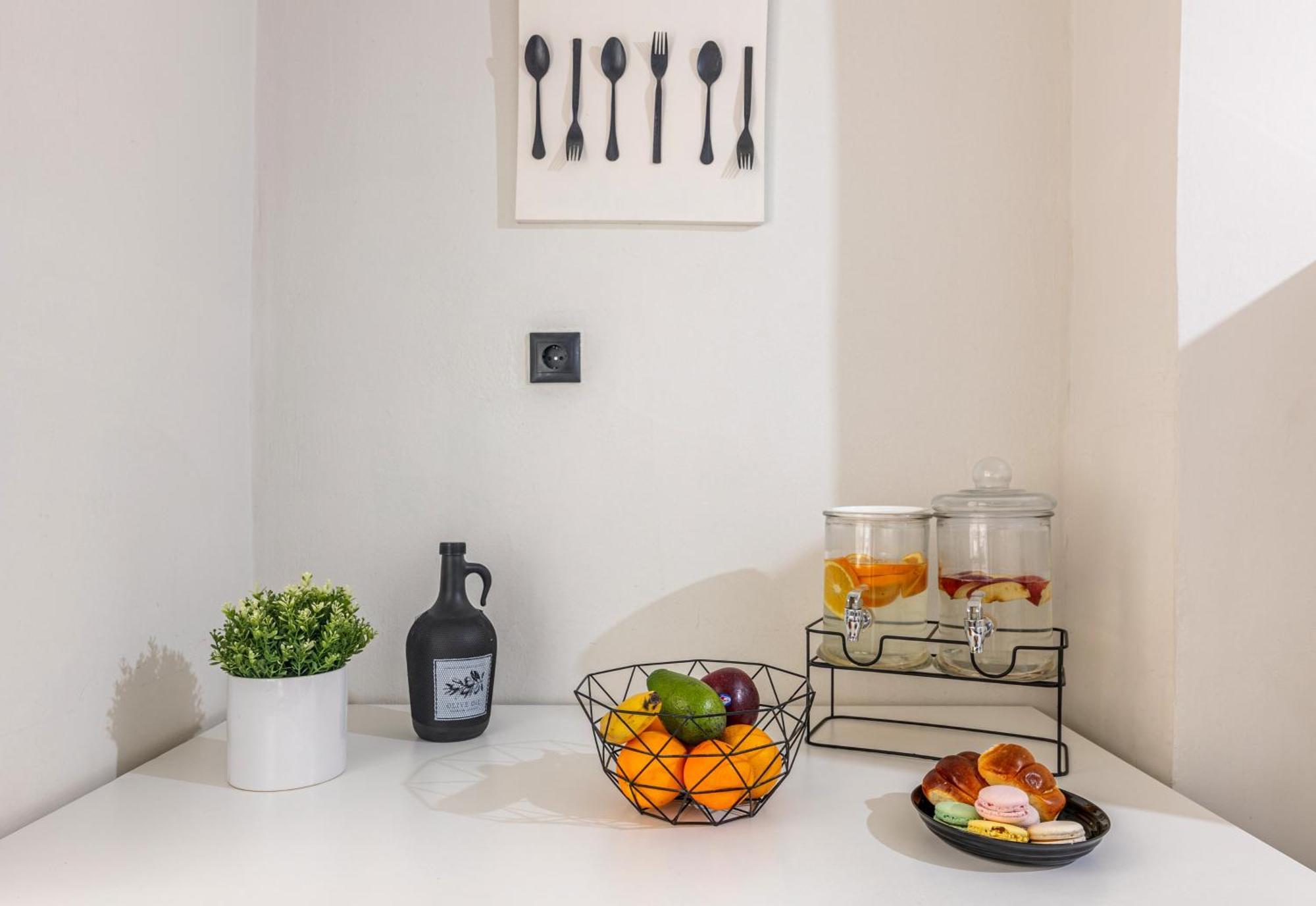 Cocomelo Apts 2 Heraklion  Bagian luar foto